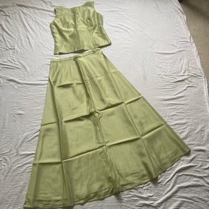 Size 12/14 Vintage 2 piece Bridesmaid dress from the early 2000’s